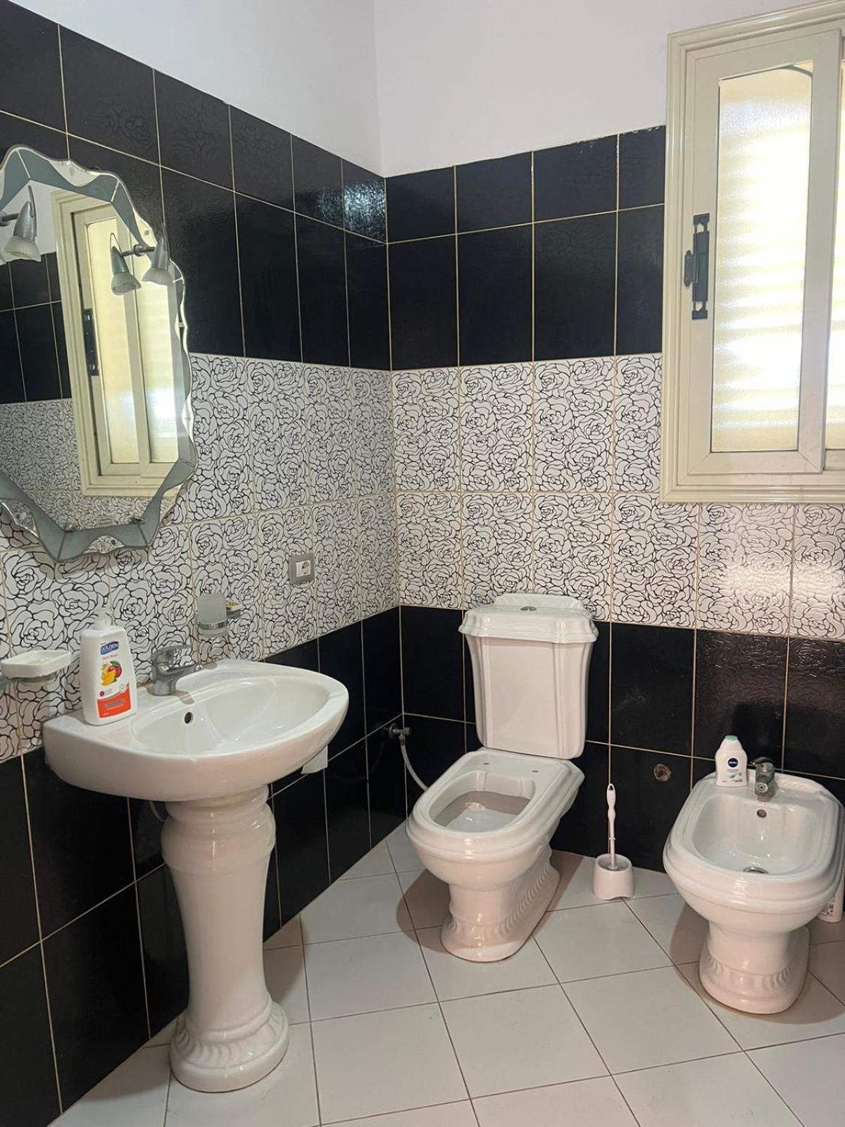 Отель Nori House Влёра Экстерьер фото